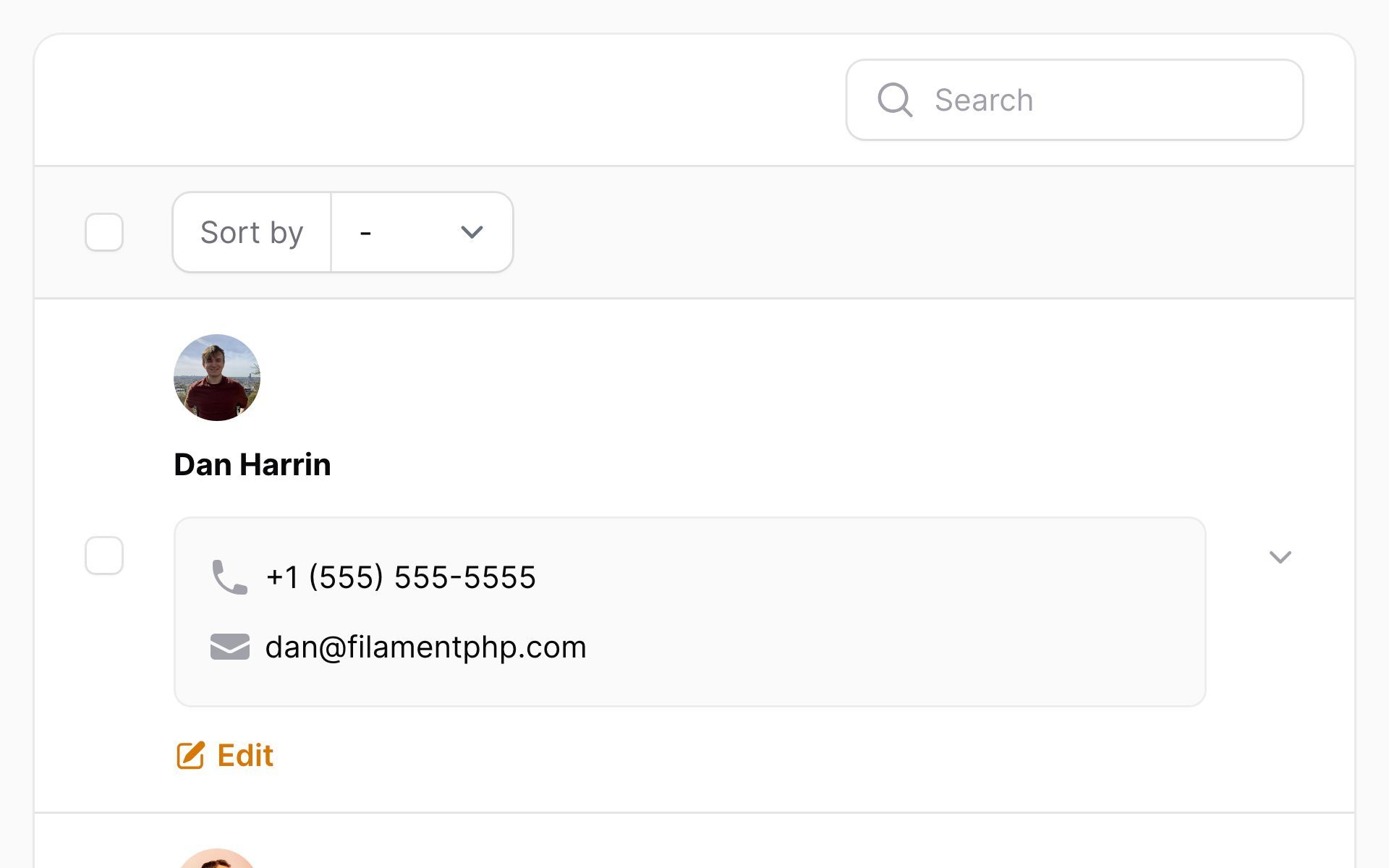 Table with collapsible content on mobile